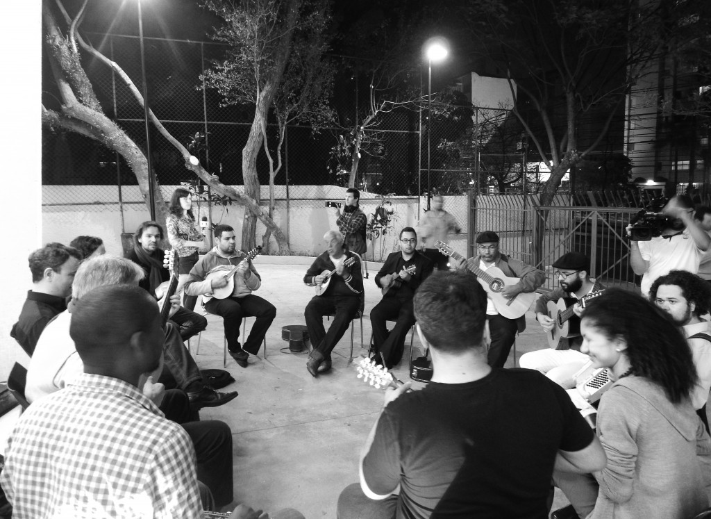 1a. Roda Clube do Choro de SP: Yves, Maik Sorriso, Sergio Honório, Felipe Siles e Camila.